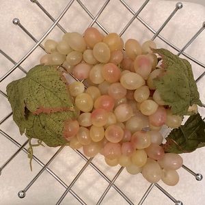 2 LEFT!!! 🆕RAZ:Artificial Grapes 🍇 Pale Green/Blush